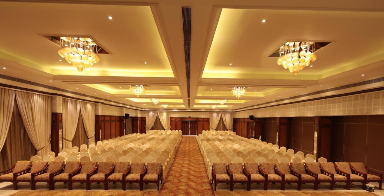 Hotel Cenneys Gateway Salem Ngoại thất bức ảnh